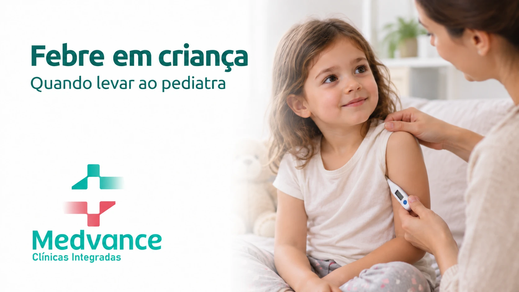 Mãe medindo a temperatura da criança