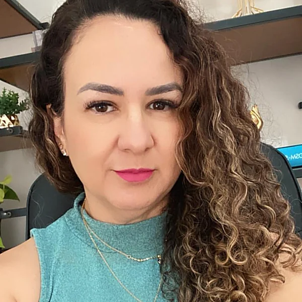 Dra. Fabiana Carvalho, psicóloga na Medvance em São Miguel Arcanjo